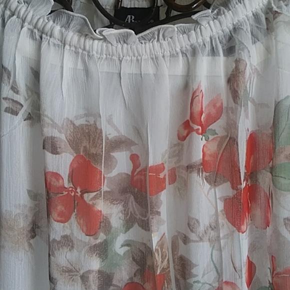 Top - Picture 2 of 7